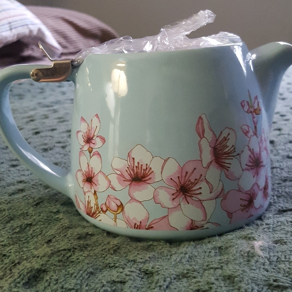 Alfred Teapot with floral print